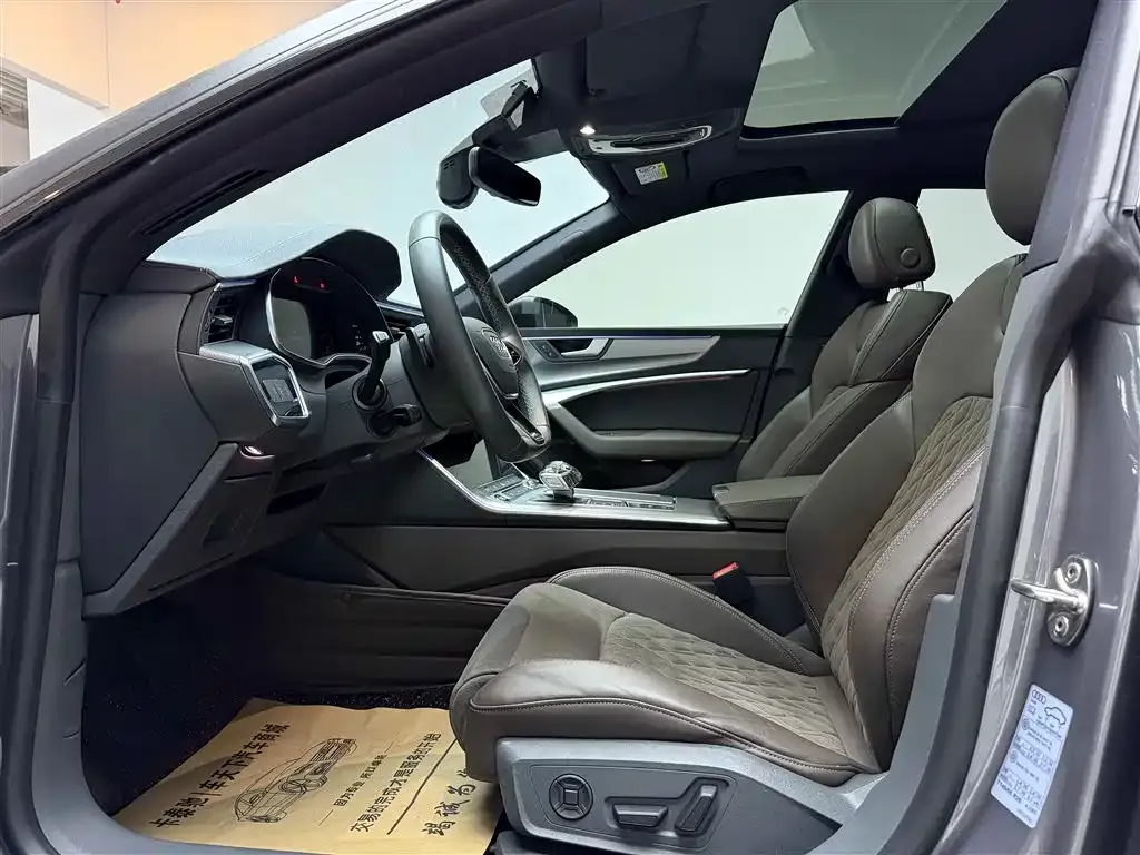 Audi A7L 2023 из CN, фото 5