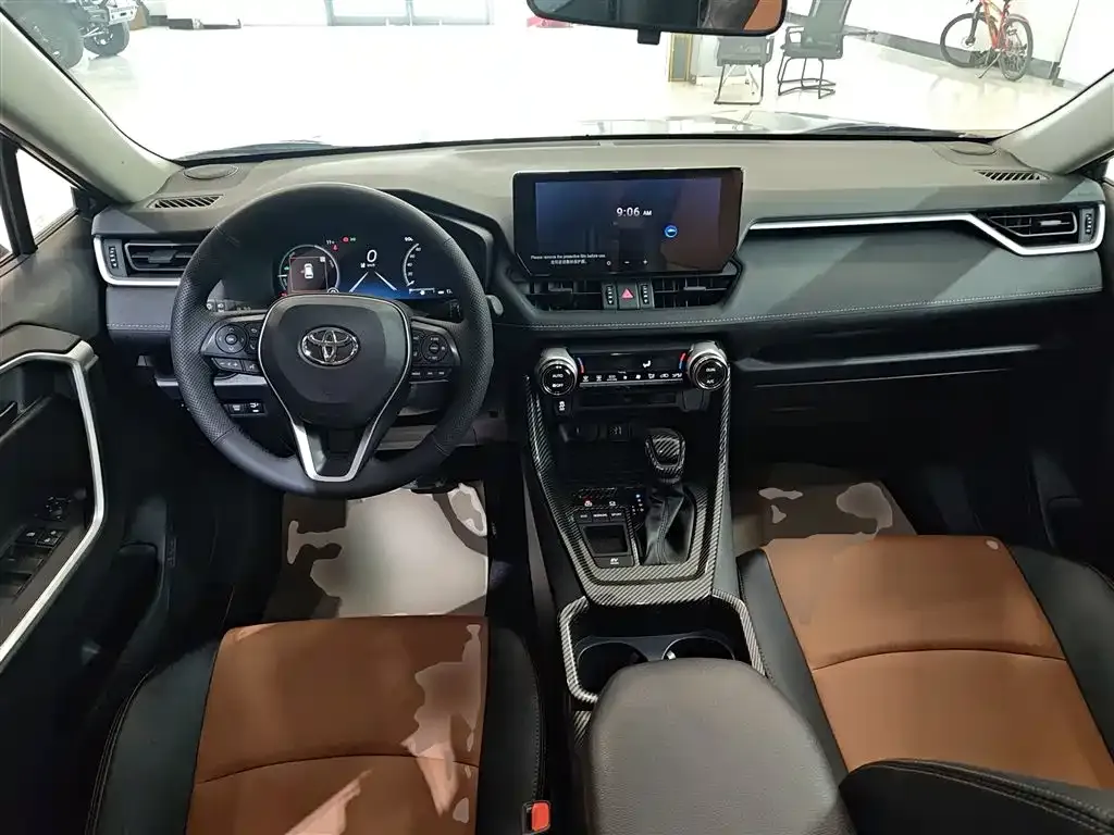 Toyota RAV4 — фото 10