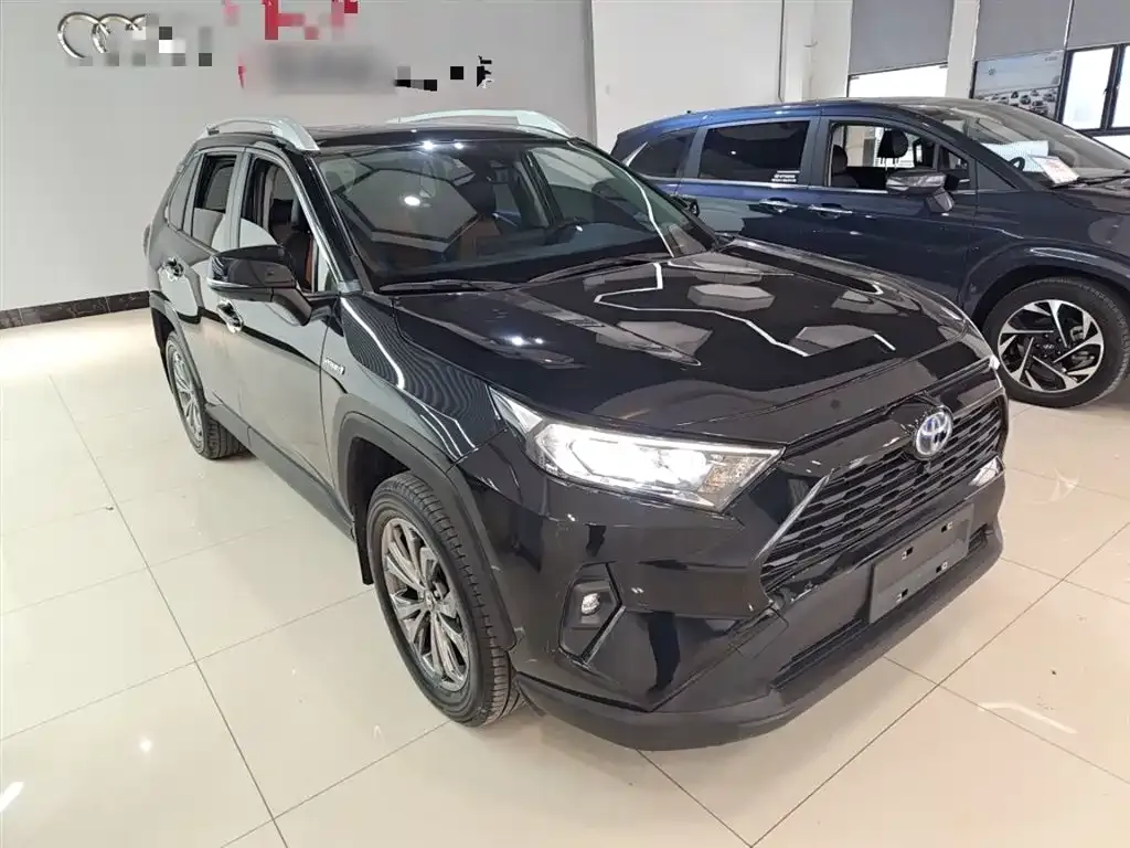 Toyota RAV4 — фото 4