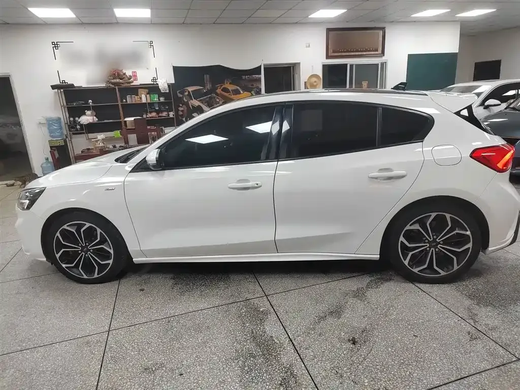 Ford Focus 2021 из CN, фото 9
