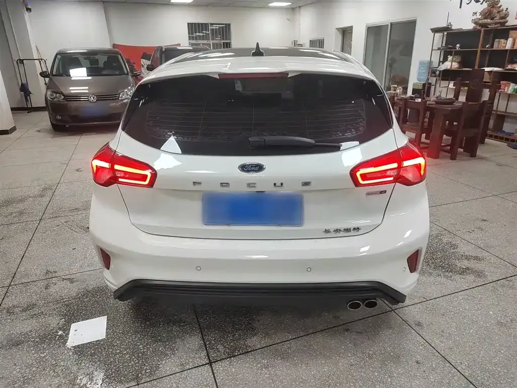 Ford Focus 2021 из CN, фото 8