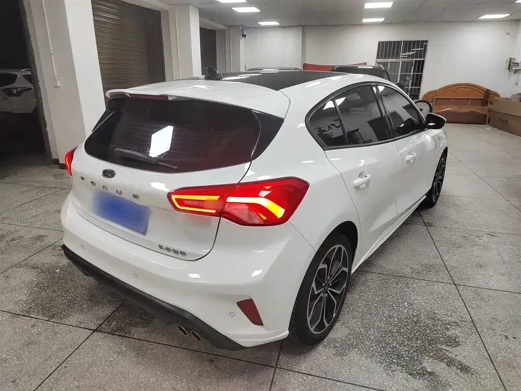 Ford Focus 2021 из CN, фото 3