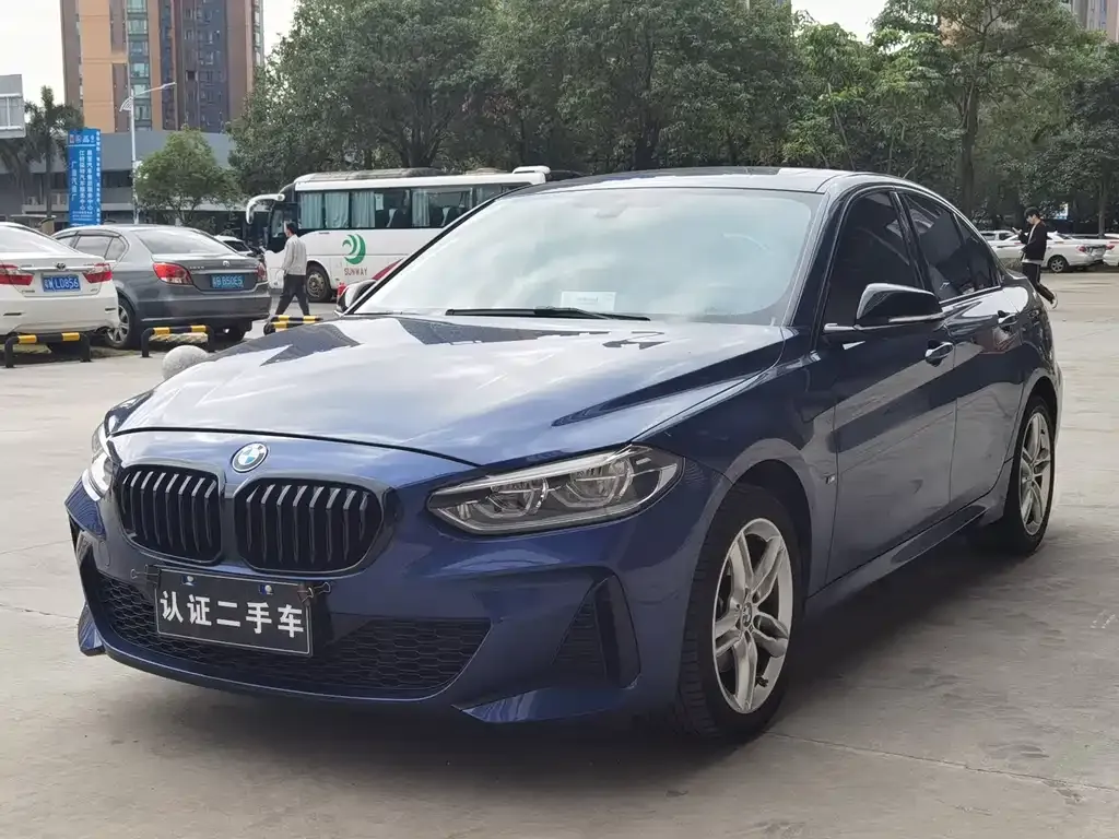 BMW 1 Series 2021 из CN, фото 1