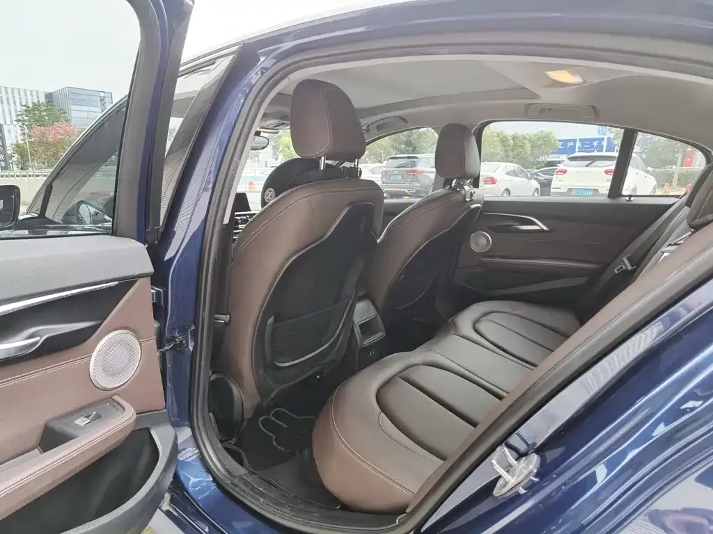BMW 1 Series 2021 из CN, фото 9