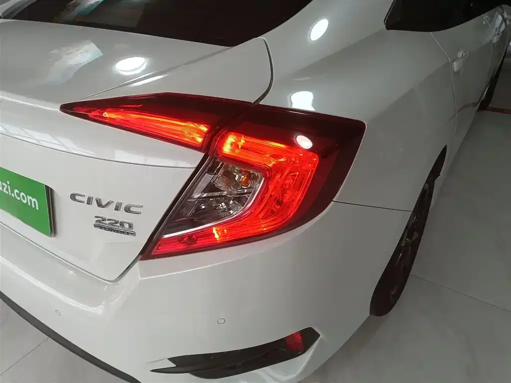 Honda Civic 2022 из CN, фото 2