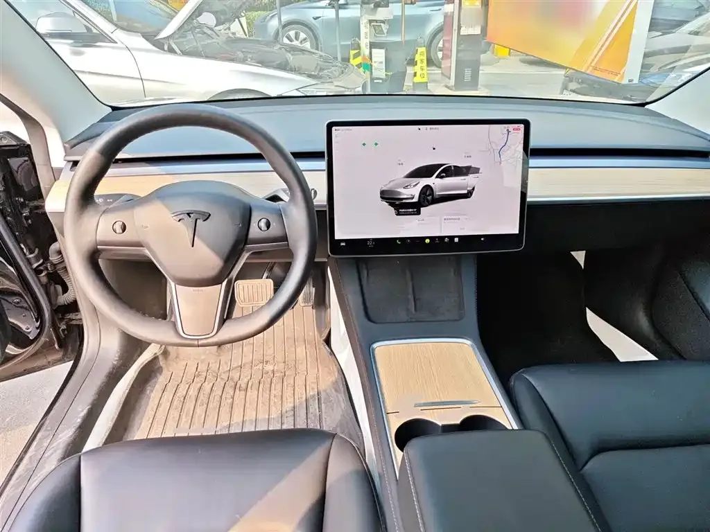 Tesla Model 3 — фото 6