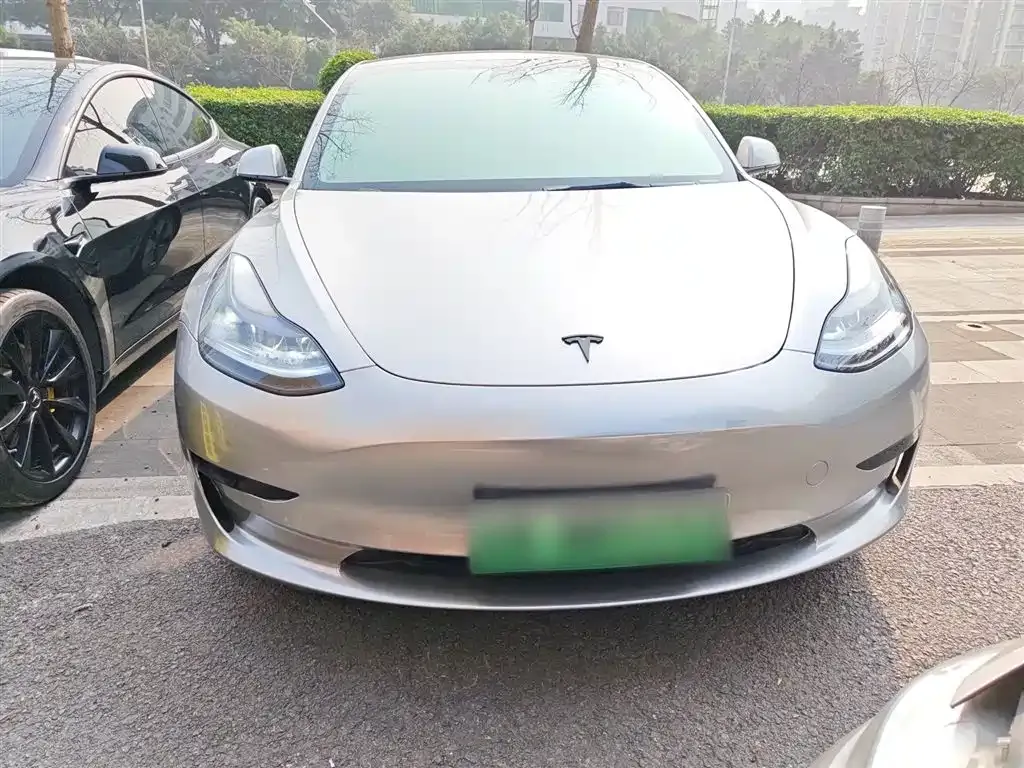 Tesla Model 3 — фото 2