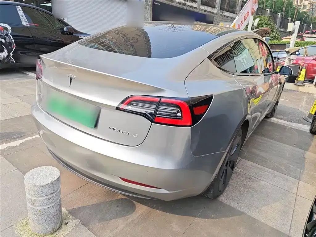 Tesla Model 3 — фото 10