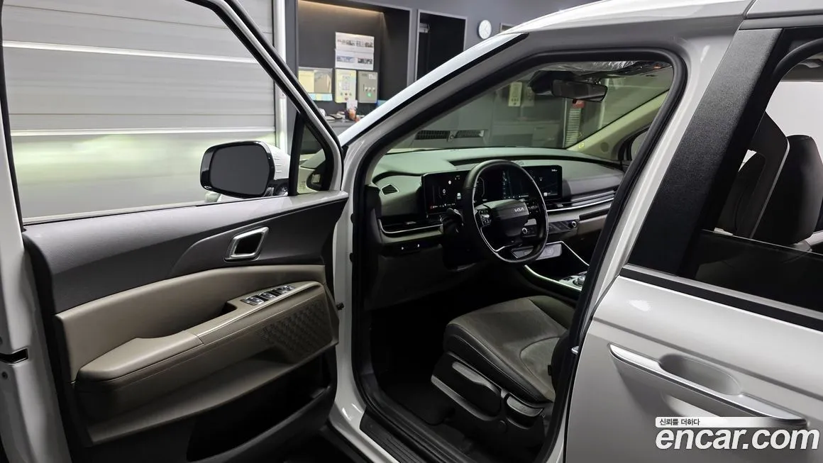 Kia Carnival — фото 10