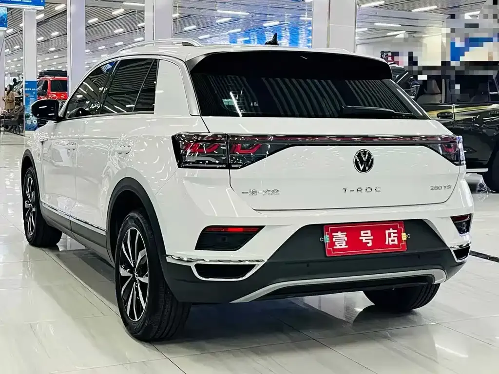 Volkswagen T-Roc — фото 8