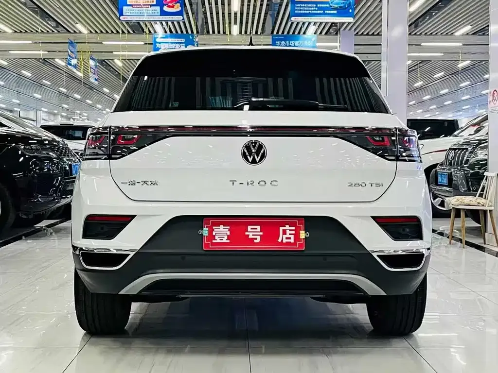 Volkswagen T-Roc — фото 9