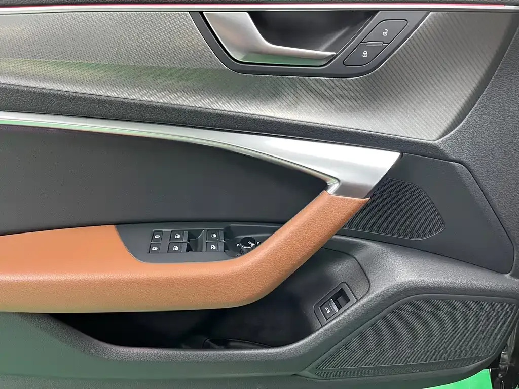 Audi A6L 2021 из CN, фото 10