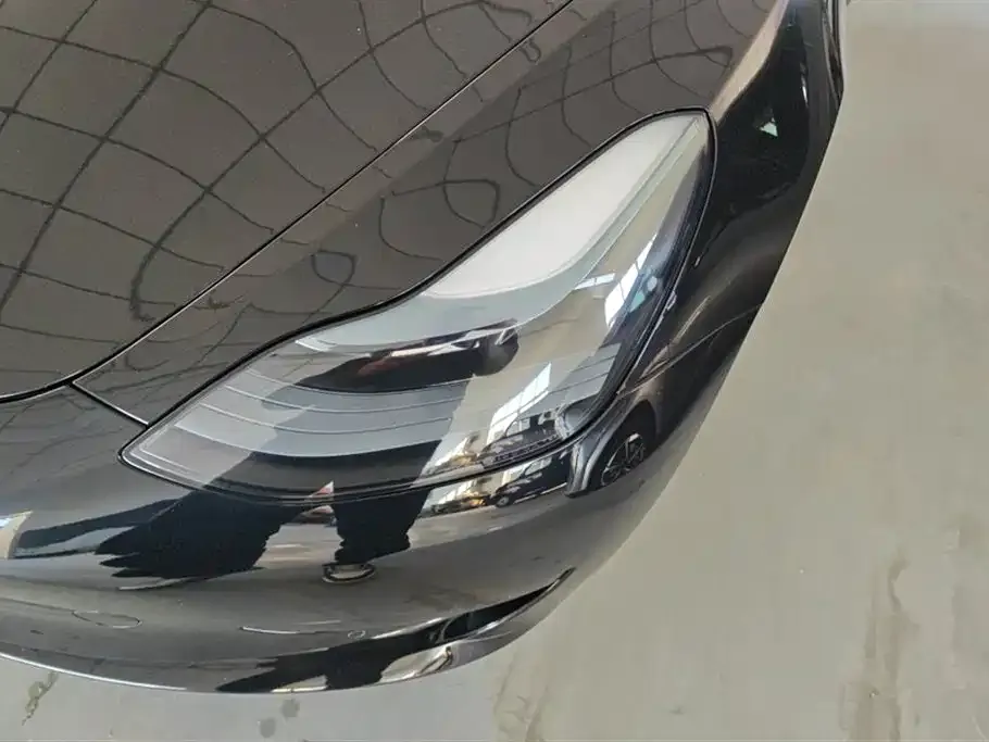 Tesla Model 3 — фото 2