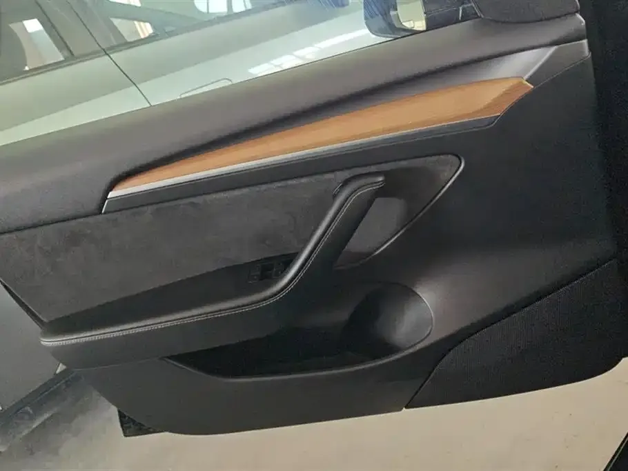 Tesla Model 3 — фото 4