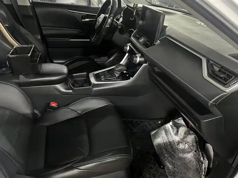 Toyota Wildlander 2021 из CN, фото 4