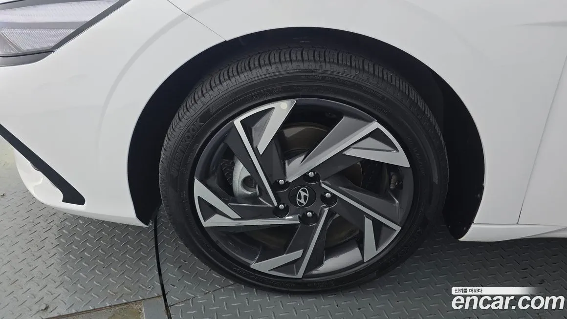 Hyundai AVANTE — фото 4