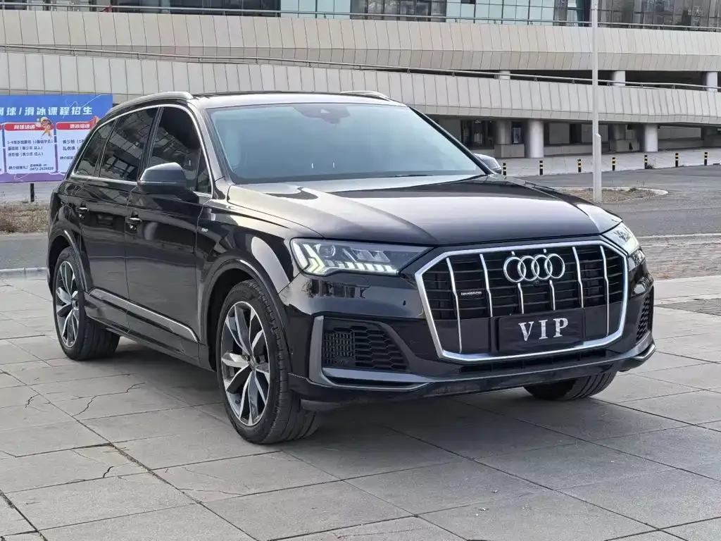 Audi Q7 — фото 9