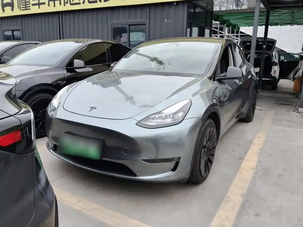 Tesla Model Y — фото 8