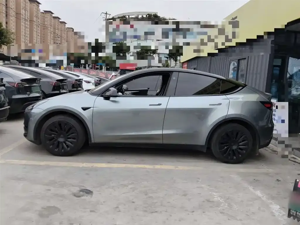 Tesla Model Y — фото 5