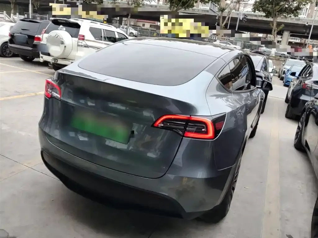 Tesla Model Y — фото 2