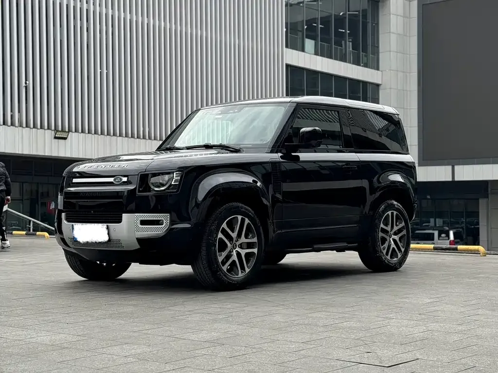 Land Rover Defender — фото 1