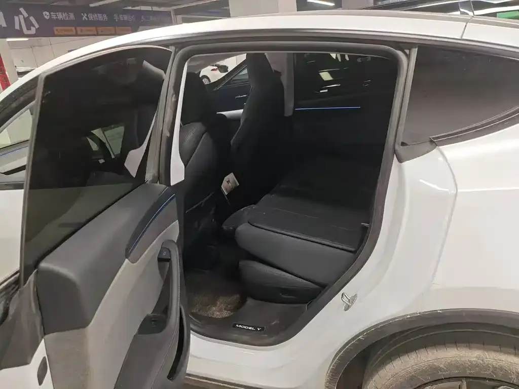 Tesla Model Y 2025 из CN, фото 8