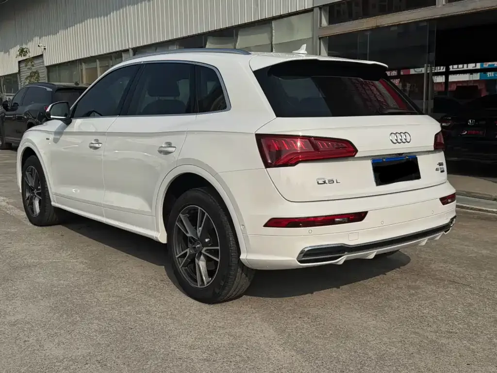 Audi Q5L 2021 из CN, фото 3