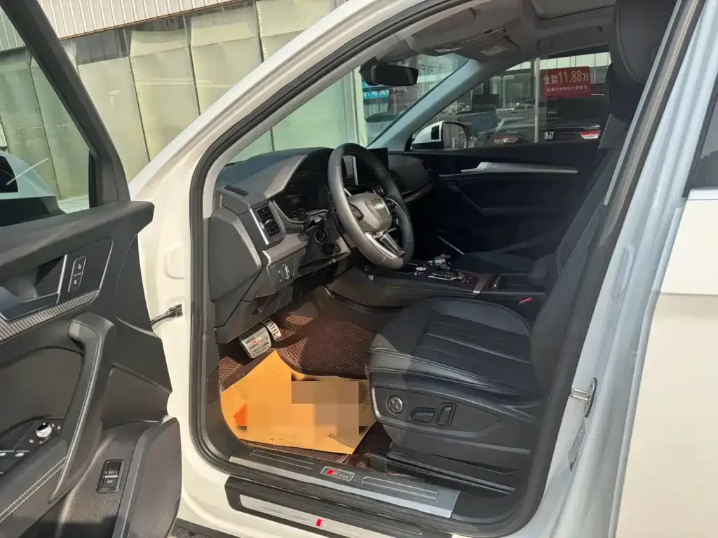 Audi Q5L 2021 из CN, фото 2