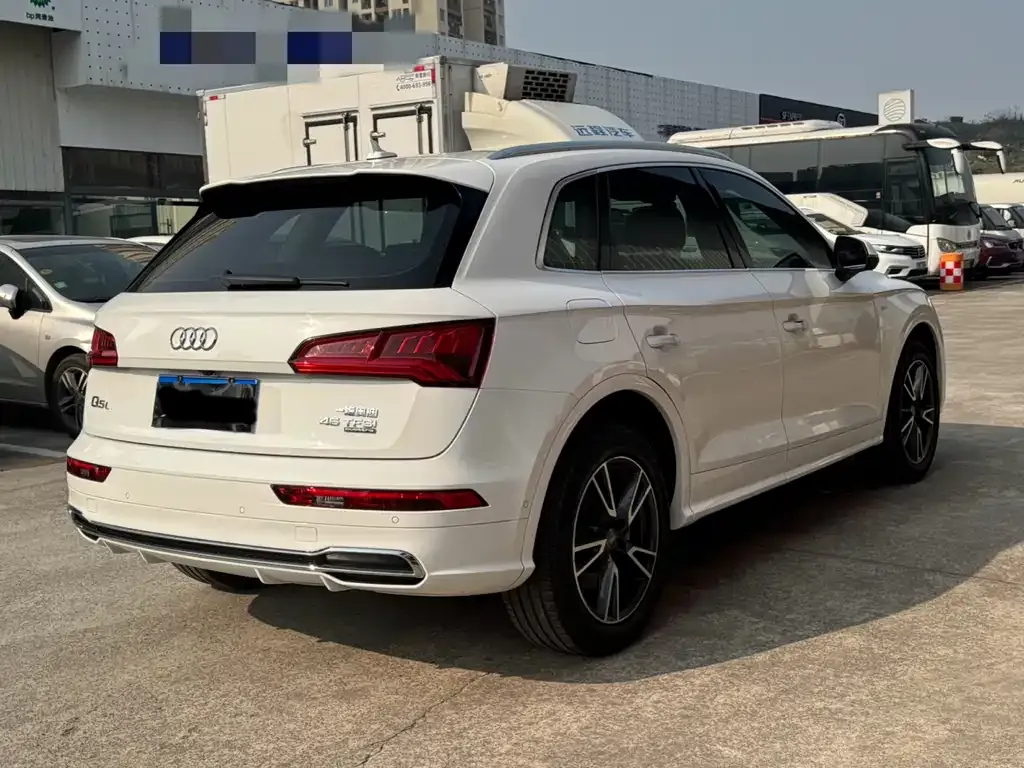 Audi Q5L 2021 из CN, фото 4