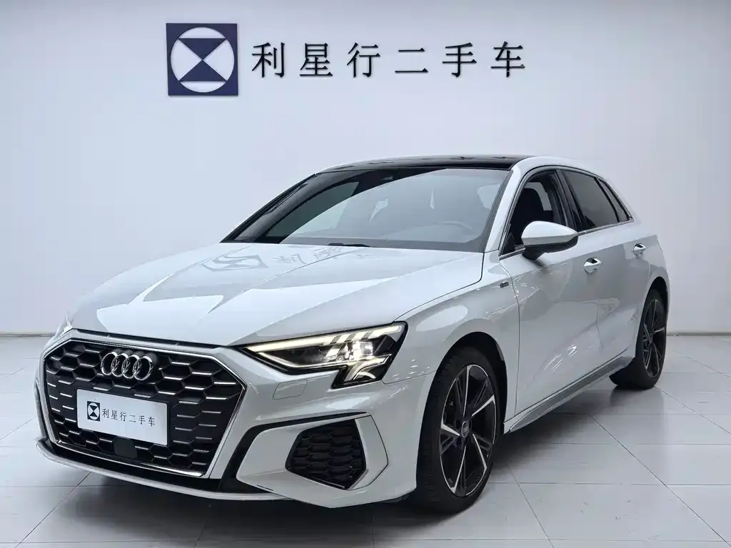 Audi A3 2023 из CN, фото 1