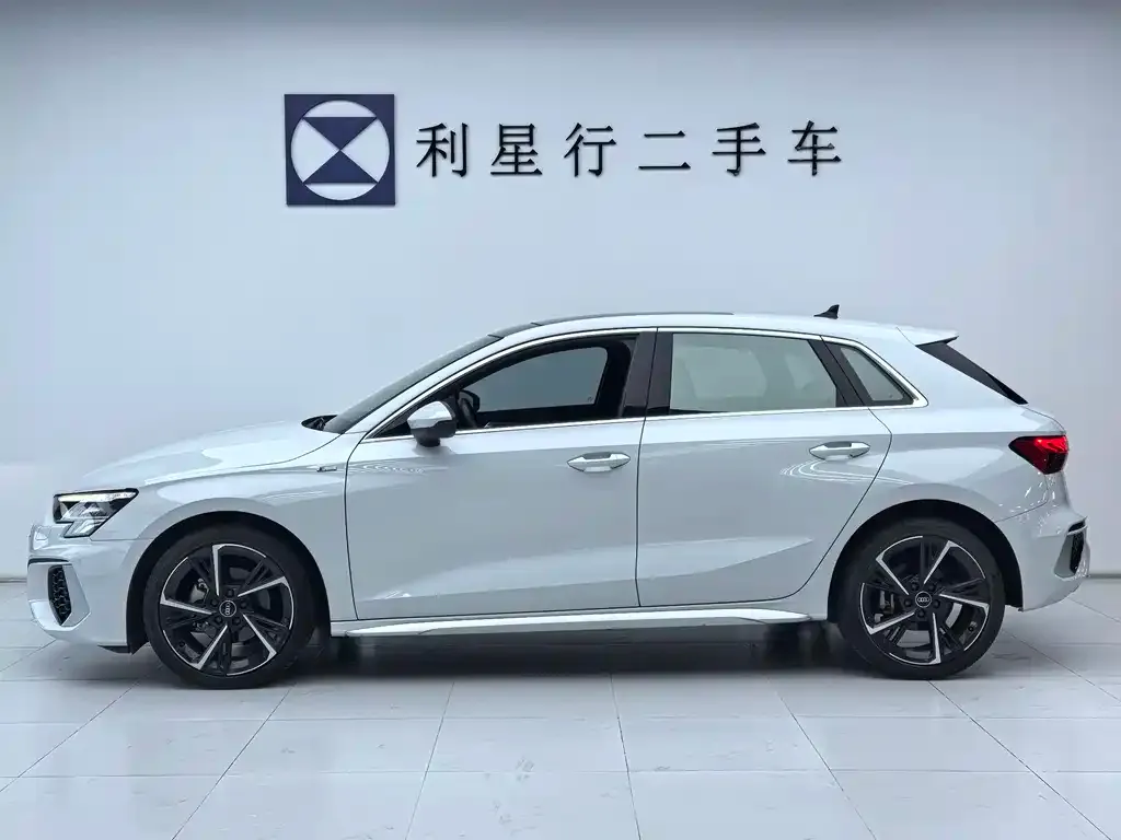 Audi A3 2023 из CN, фото 7