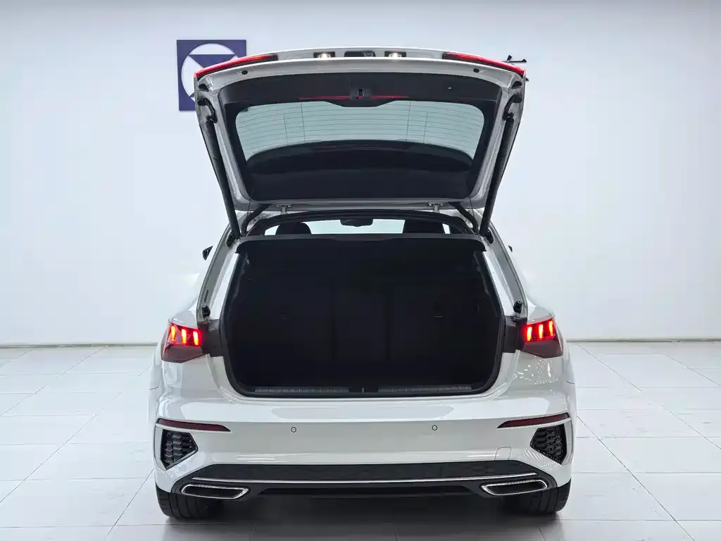 Audi A3 2023 из CN, фото 9