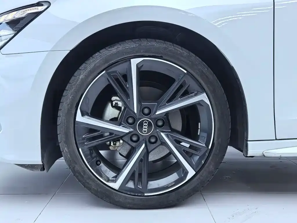 Audi A3 2023 из CN, фото 6
