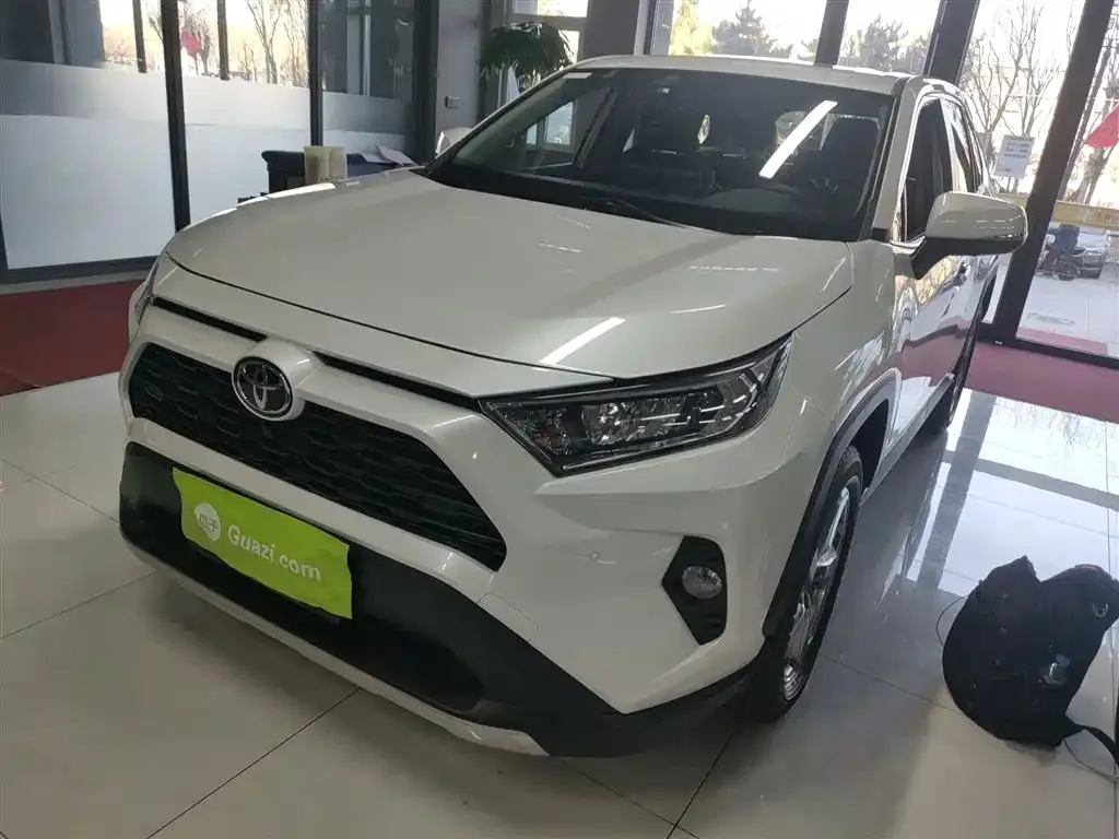 Toyota RAV4 2022 из CN, фото 1