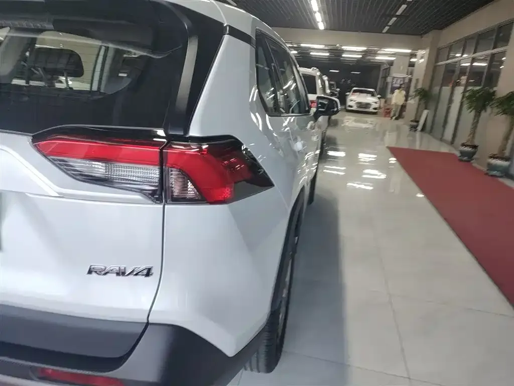 Toyota RAV4 2022 из CN, фото 8