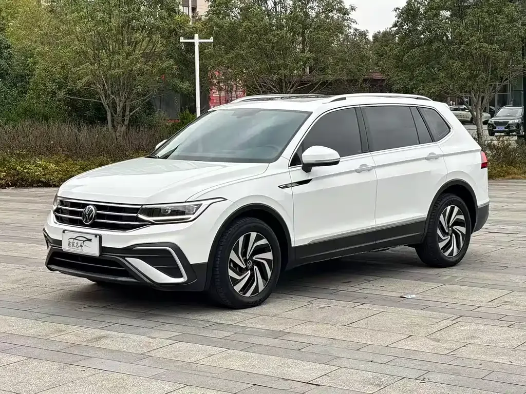Volkswagen Tiguan L — фото 3