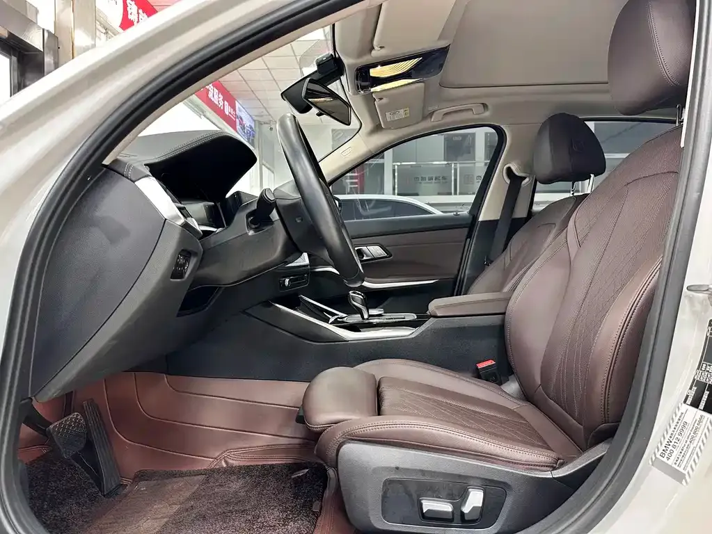 BMW 3 Series 2023 из CN, фото 6