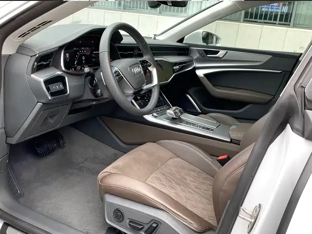 Audi A7L 2024 из CN, фото 4