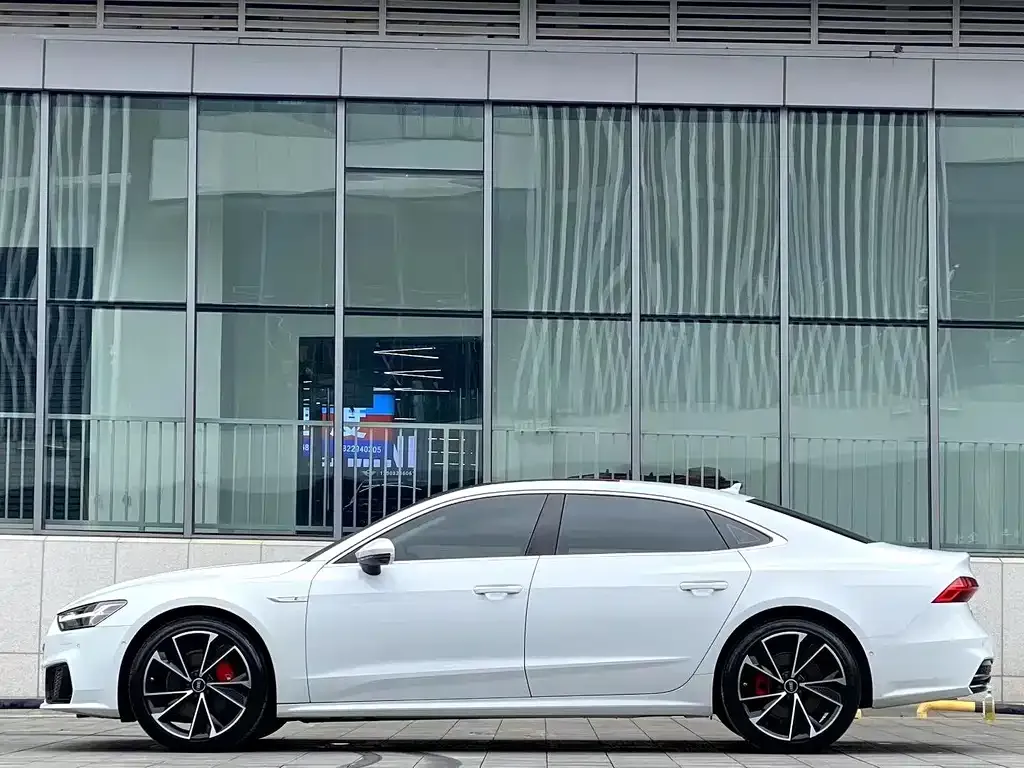 Audi A7L 2024 из CN, фото 6