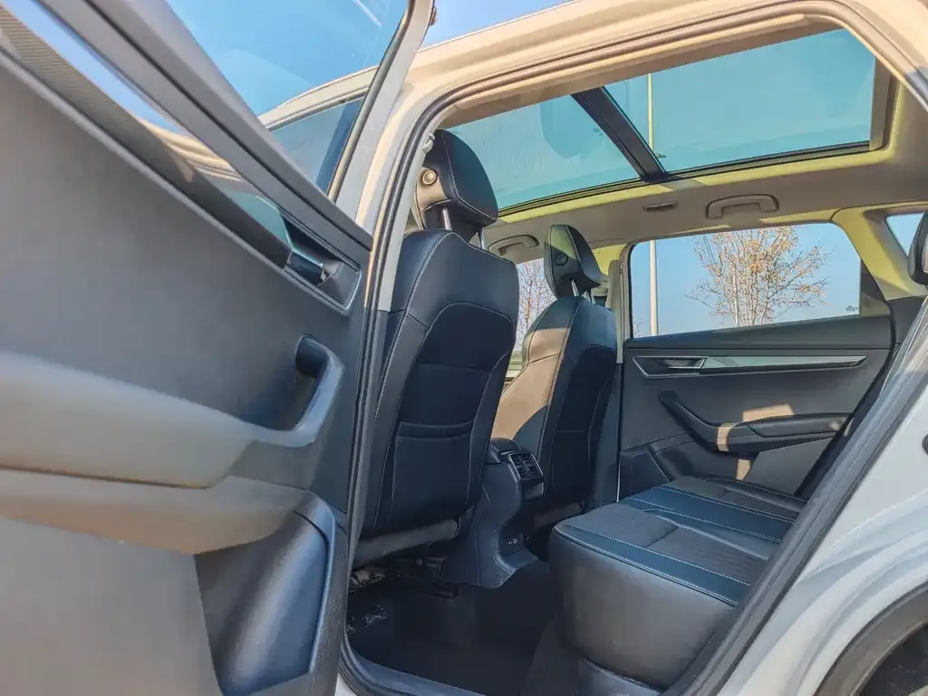 Skoda Karoq 2022 из CN, фото 3