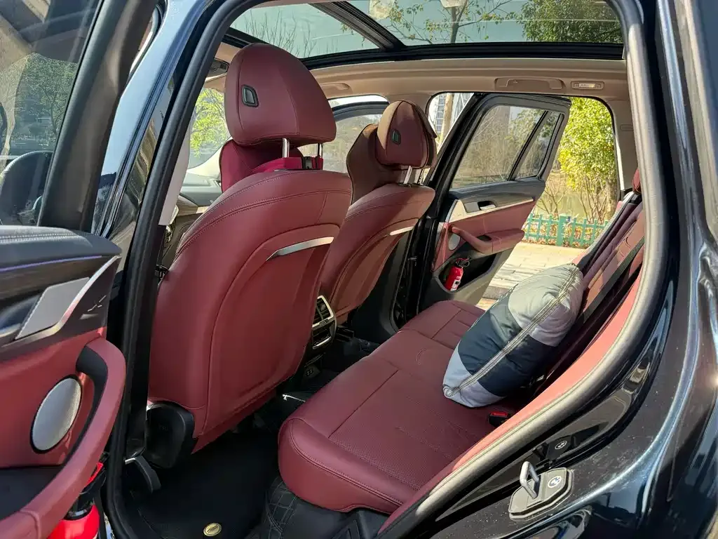 BMW X3 2024 из CN, фото 2