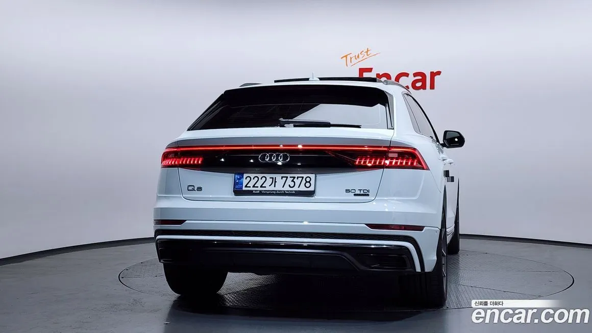 Audi Q8 — фото 10