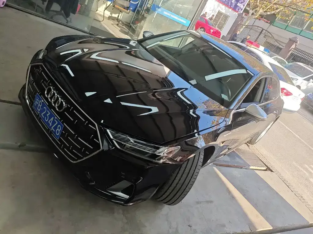 Audi A7L — фото 1