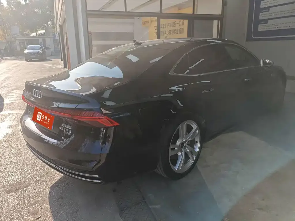 Audi A7L — фото 5