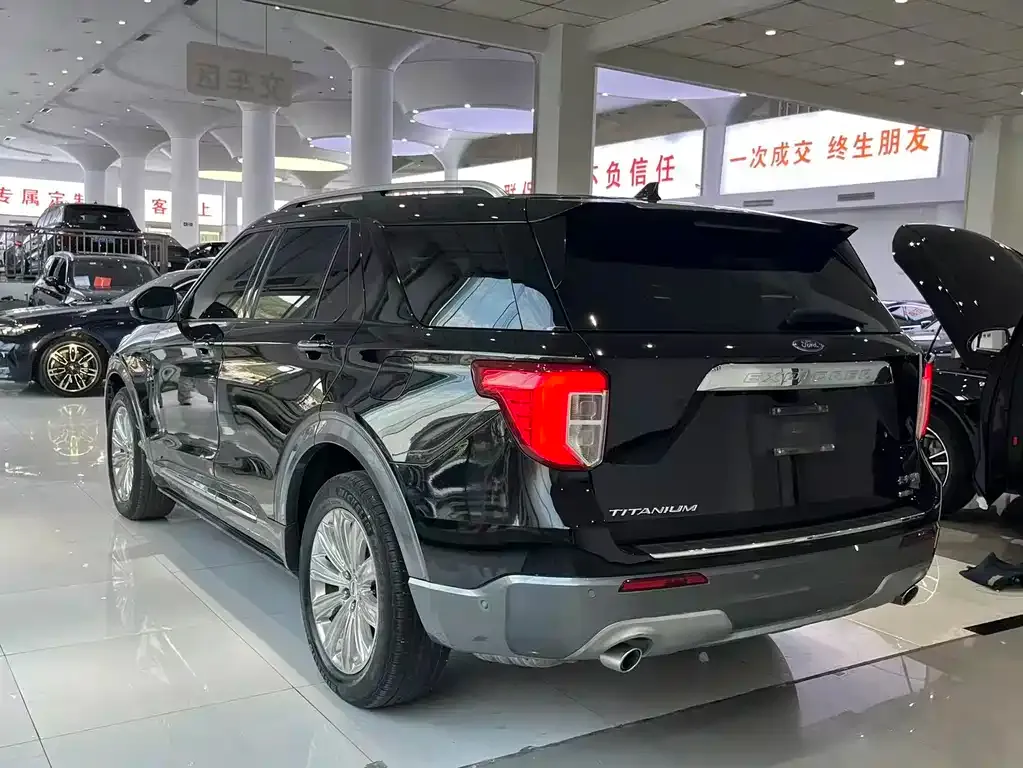 Ford Explorer 2023 из CN, фото 3