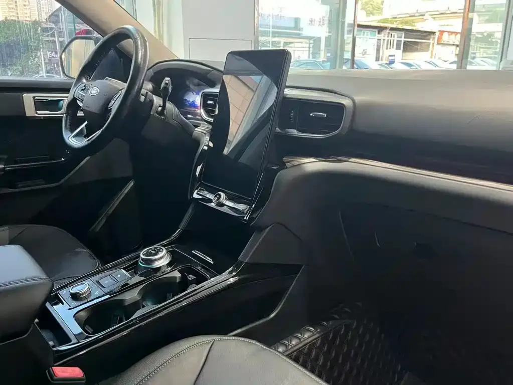 Ford Explorer 2023 из CN, фото 6