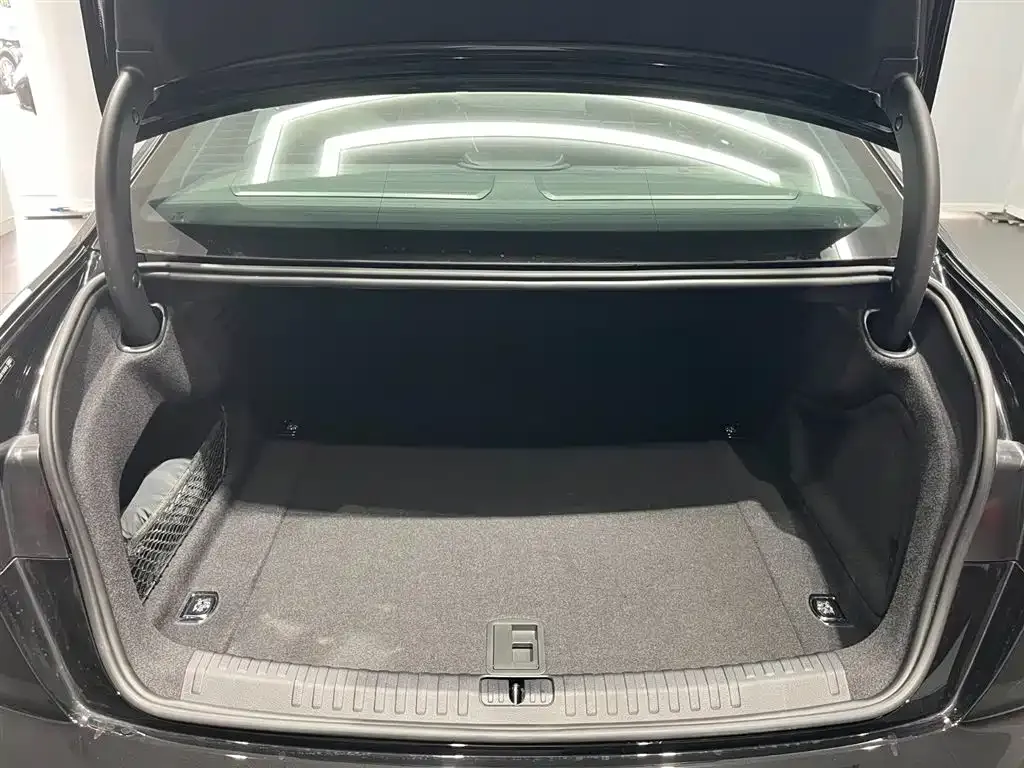 Audi A6L 2023 из CN, фото 9