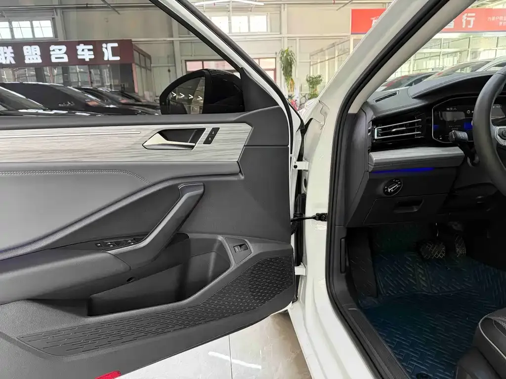 Volkswagen Sagitar 2022 из CN, фото 9