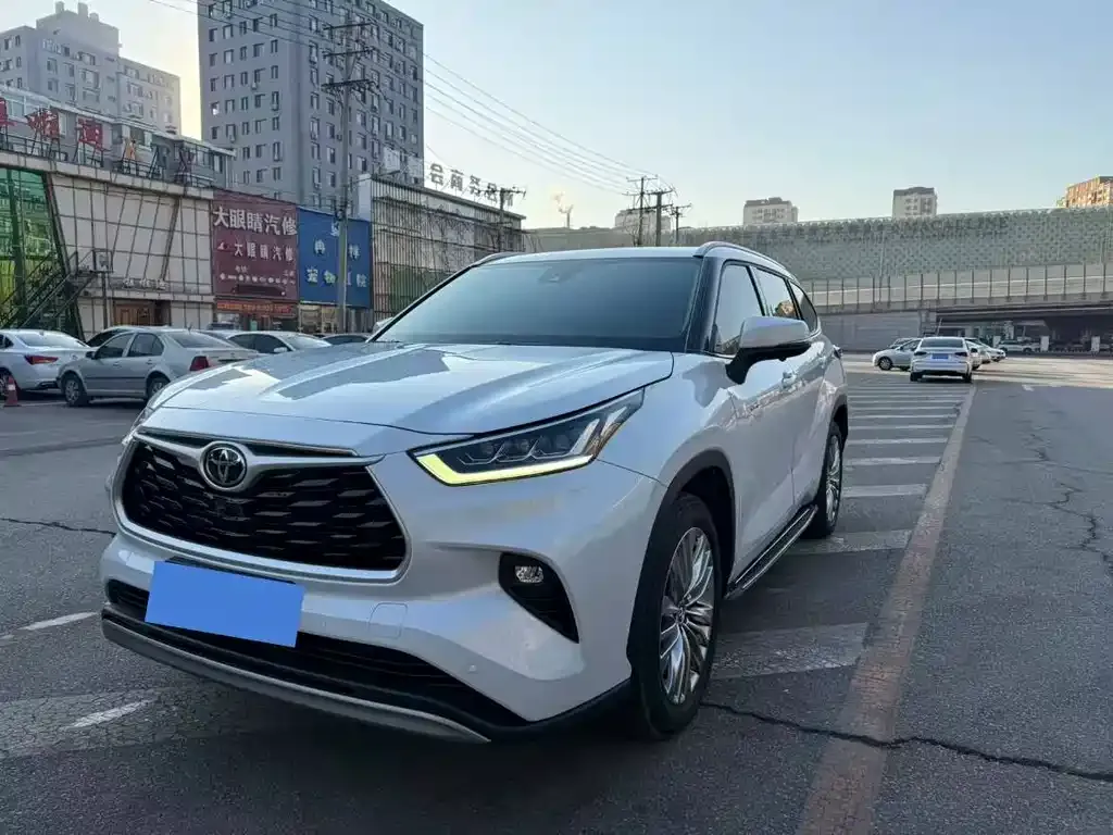 Toyota Highlander 2022 из CN, фото 1
