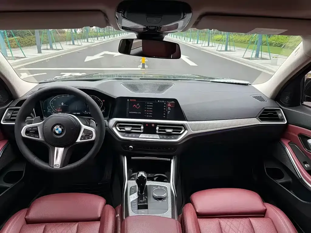 BMW 3 Series 2021 из CN, фото 2